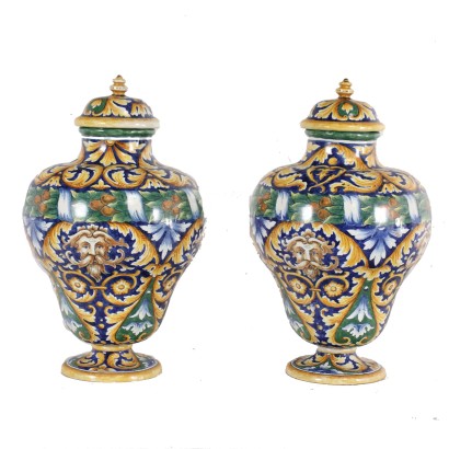Paire de Vases Néo-Renaissance Majolique Italie XIX-XX Siècle