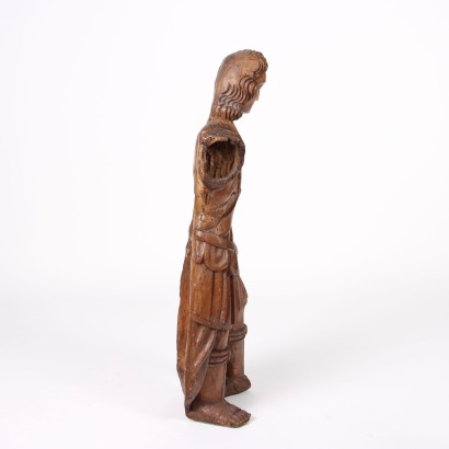 Escultura de madera de soldado romano