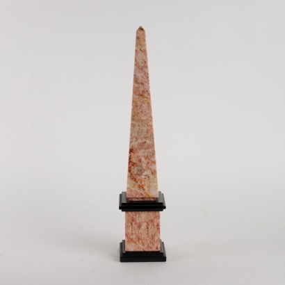 Obelisk Marmor Italien XX Jhd
