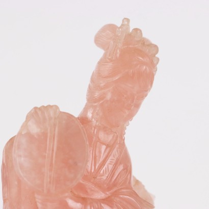 Escultura de cuarzo rosa