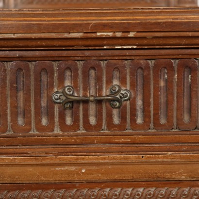 Tables de Chevet Style Néo-Renaissance Noyer Italie XXe Siècle