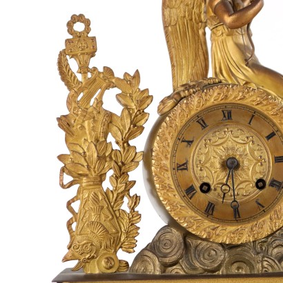 Reloj de pie de bronce