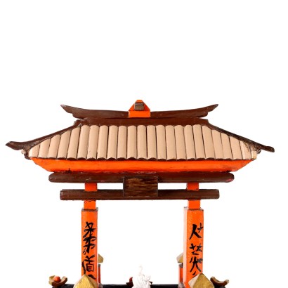 Tempel mit Guanyin Skulptur Porzellan Japan XX Jhd